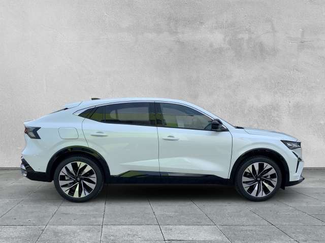 Fahrzeugbild eines Renault Rafale