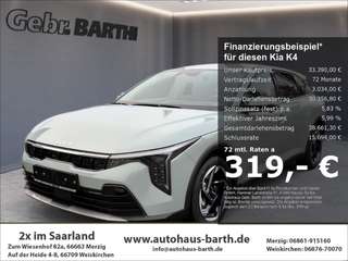 Schräge Frontansicht auf einen Kia K4 , freigestellt
