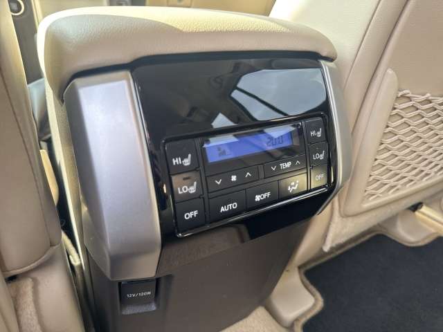 Fahrzeugbild eines Toyota Land Cruiser