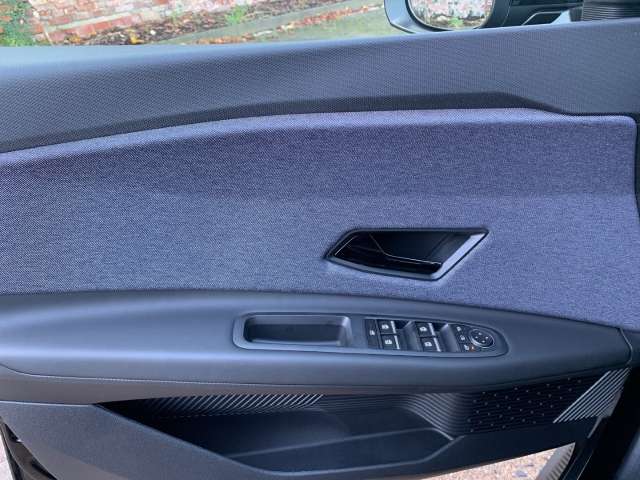 Fahrzeugbild eines Renault 5 E-TECH