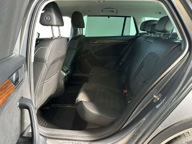 Fahrzeugbild eines Skoda Superb