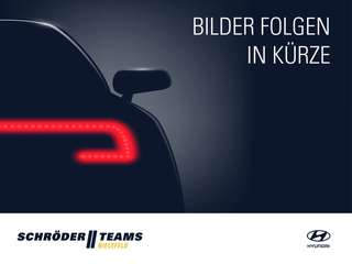 Schräge Frontansicht auf einen Skoda Fabia , freigestellt