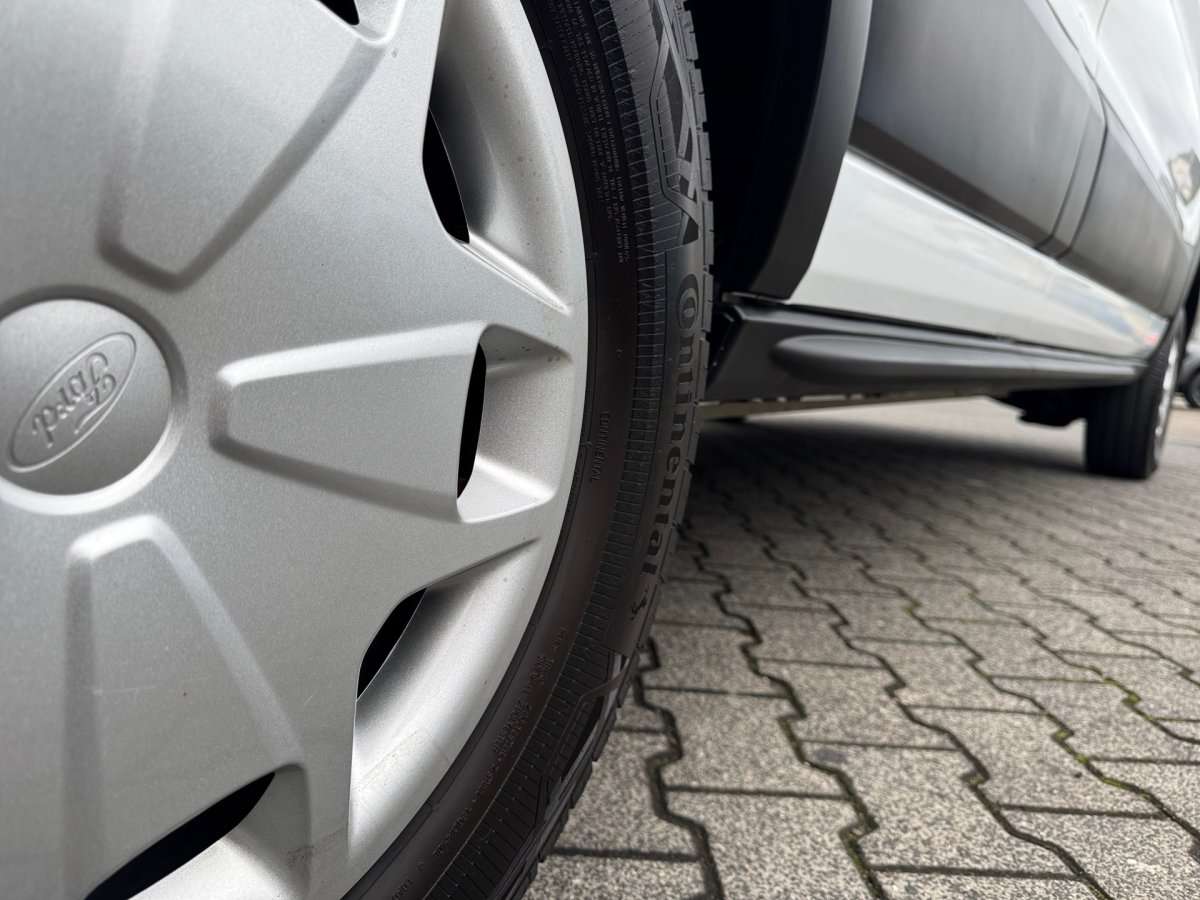 Fahrzeugbild eines Ford Transit