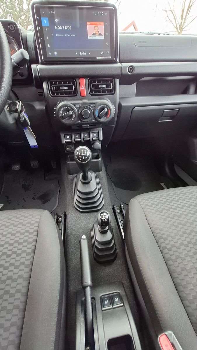 Fahrzeugbild eines Suzuki Jimny