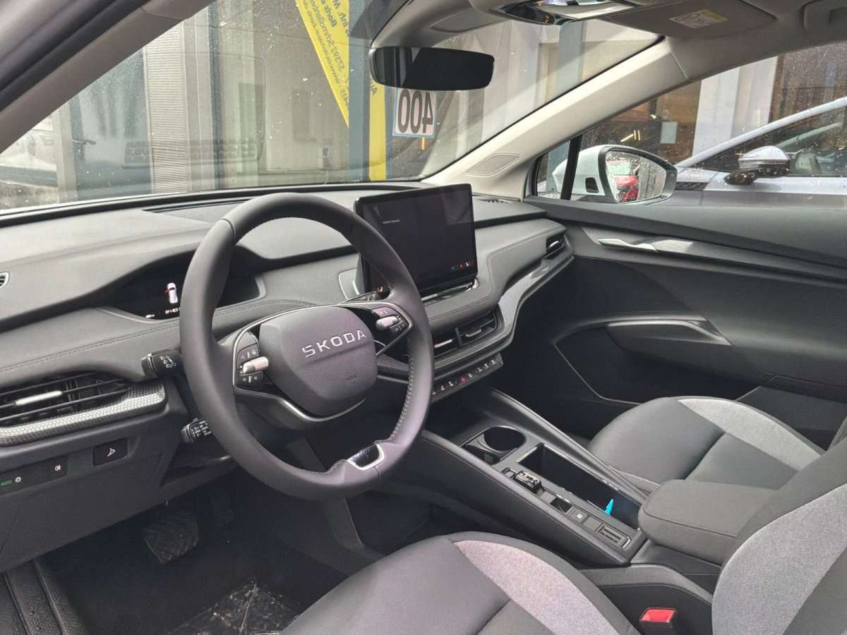 Fahrzeugbild eines Skoda ELROQ