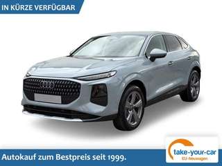 Schräge Frontansicht auf einen Audi Q3 , freigestellt