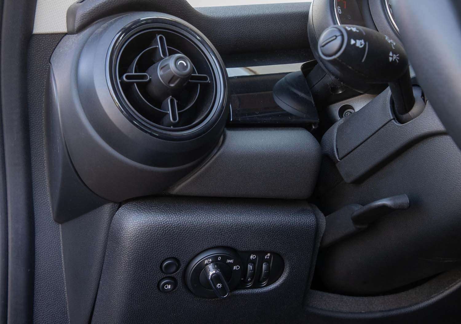 Fahrzeugbild eines MINI COOPER