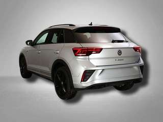 Schräge Frontansicht auf einen Volkswagen T-Roc , freigestellt