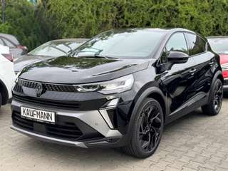 Schräge Frontansicht auf einen Renault Captur , freigestellt