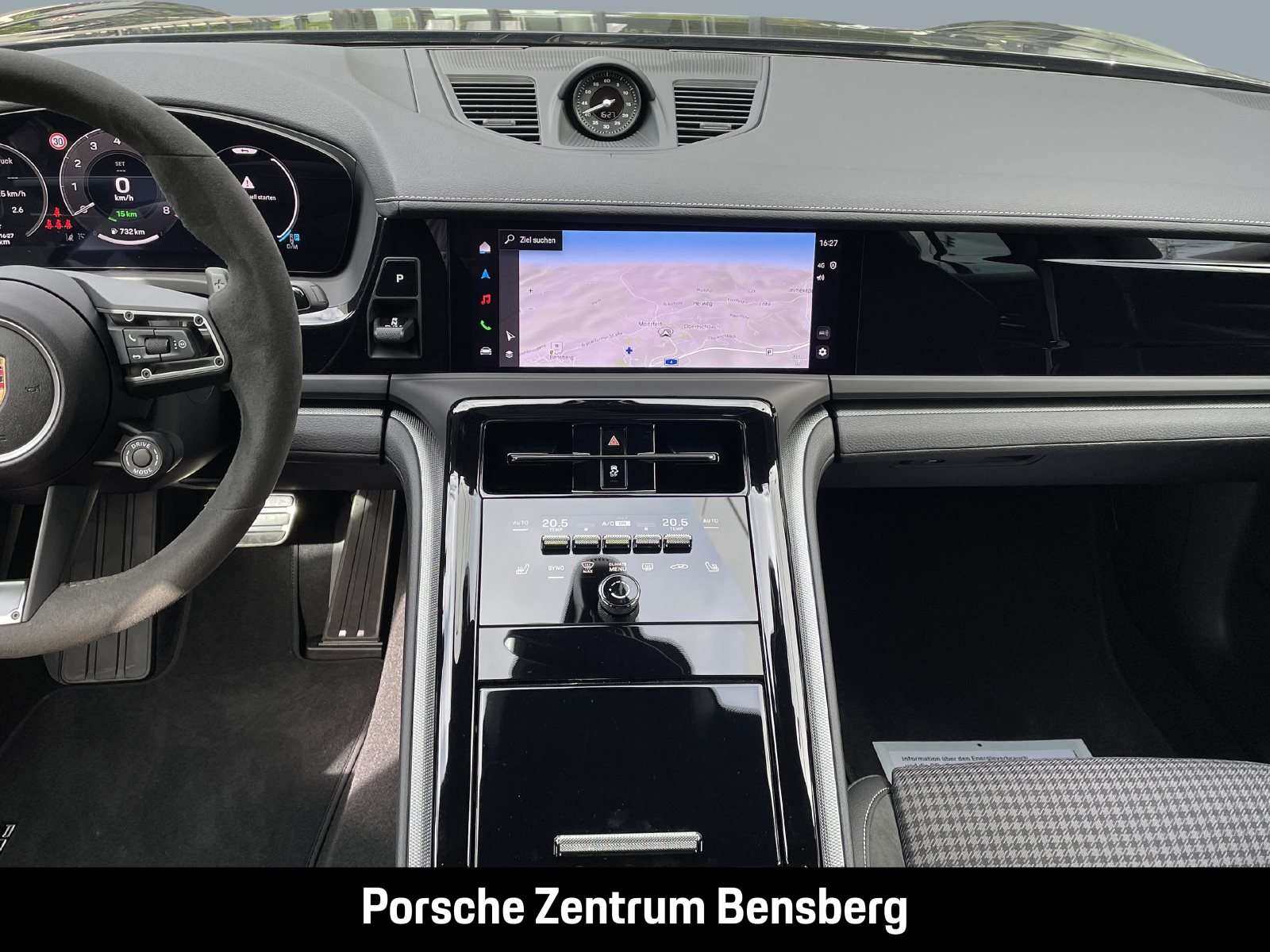 Fahrzeugbild eines Porsche Panamera