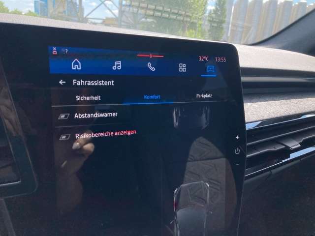 Fahrzeugbild eines Renault Rafale