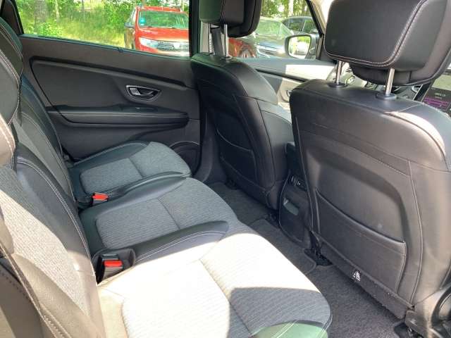 Fahrzeugbild eines Renault Grand Scénic