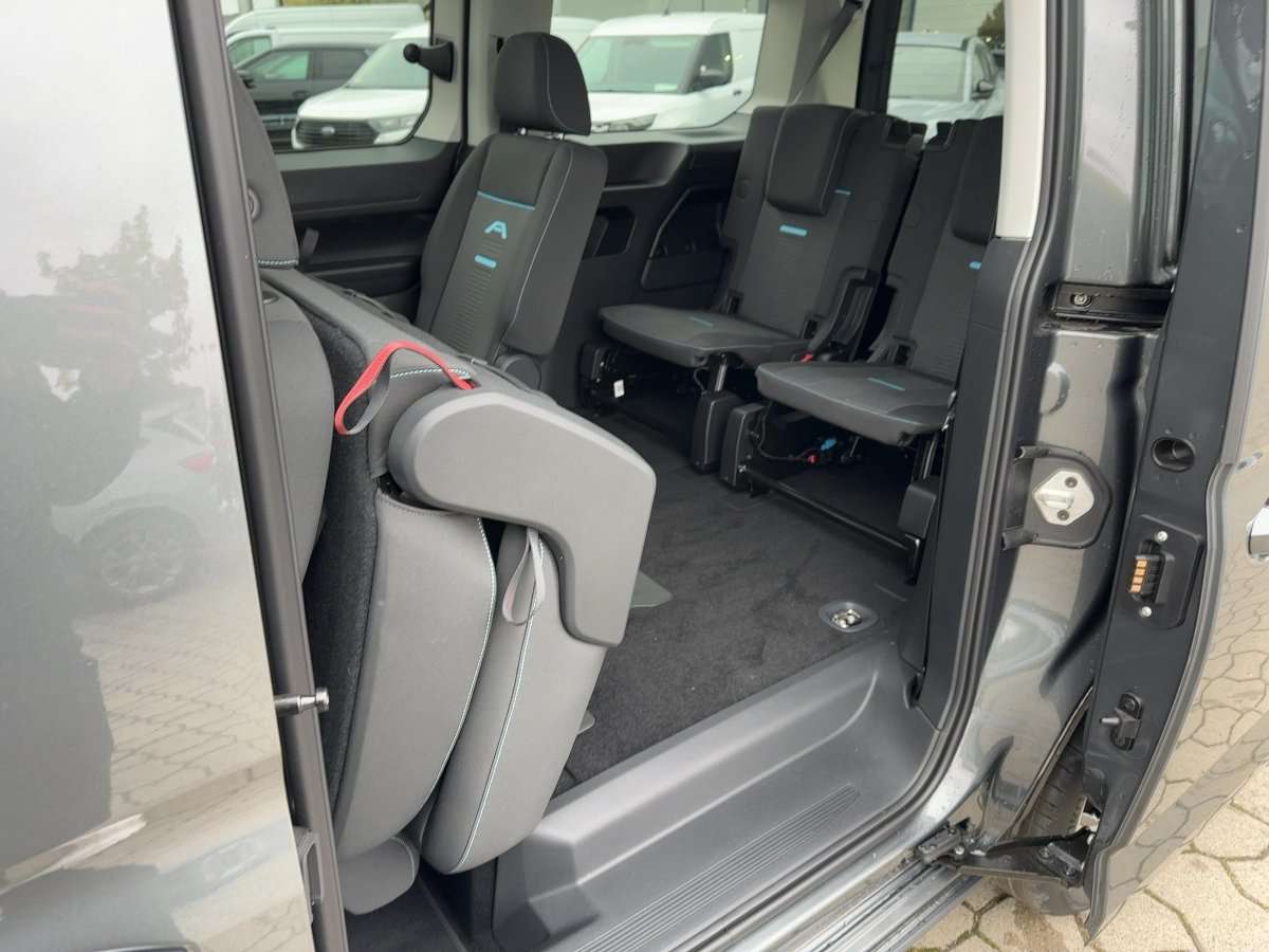 Fahrzeugbild eines Ford Grand Tourneo
