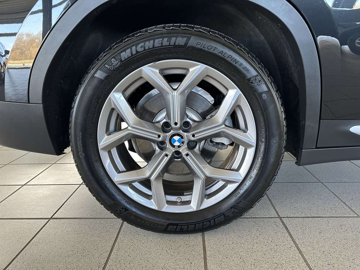 Fahrzeugbild eines BMW X4