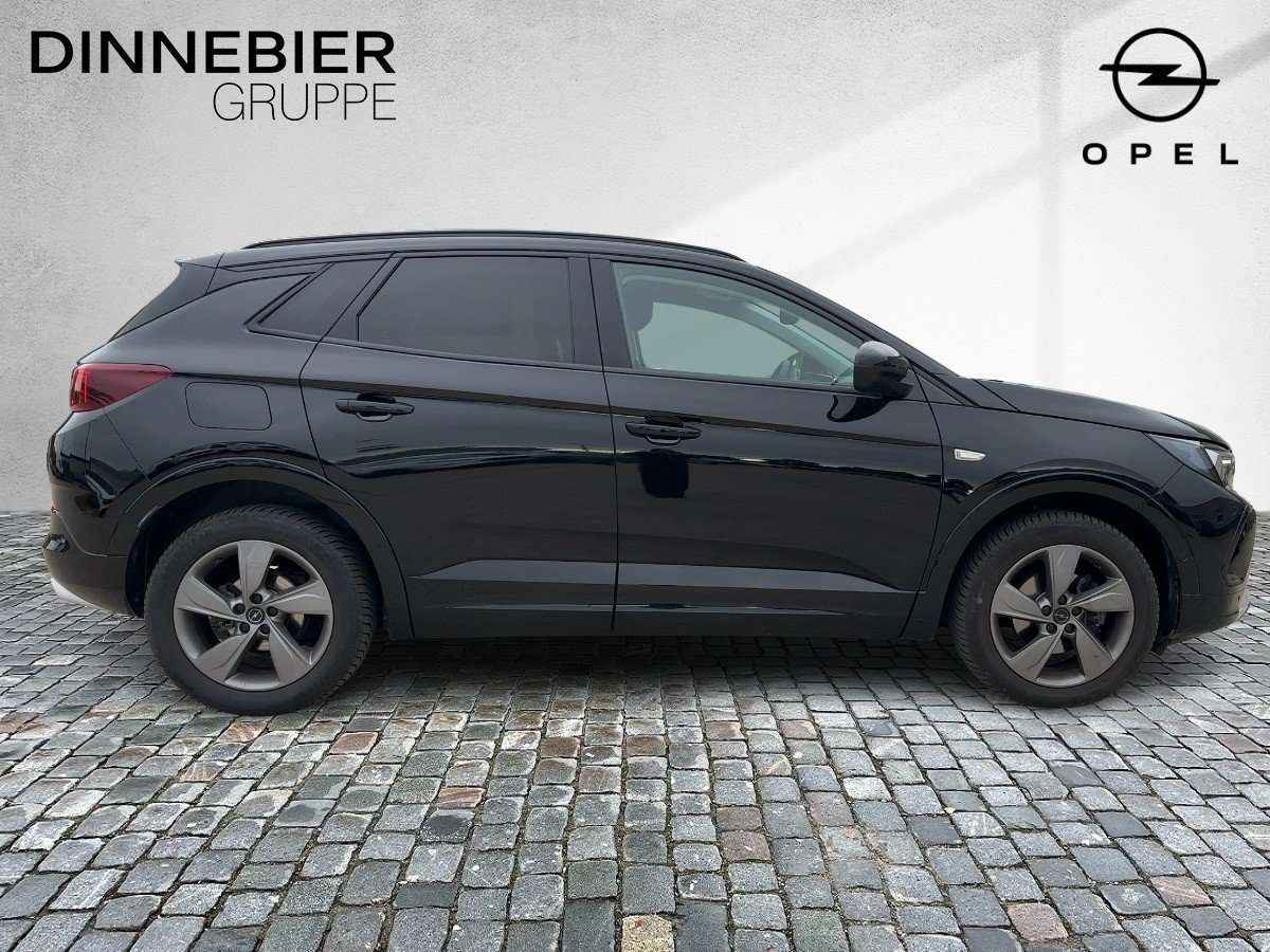 Fahrzeugbild eines Opel Grandland X