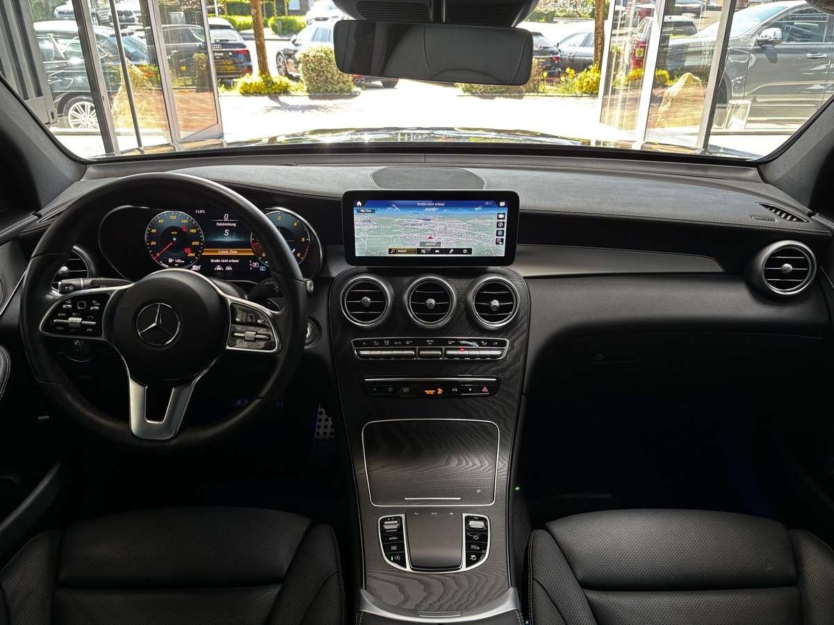 Fahrzeugbild eines Mercedes-Benz GLC
