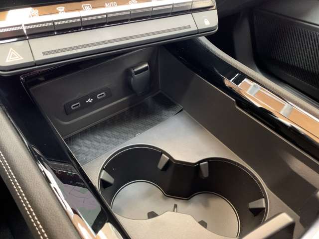 Fahrzeugbild eines Renault Rafale