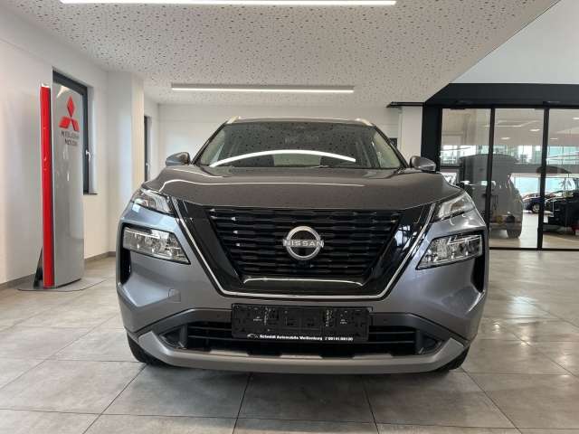 Fahrzeugbild eines Nissan X-TRAIL