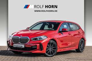 Schräge Frontansicht auf einen BMW 1er-Reihe , freigestellt