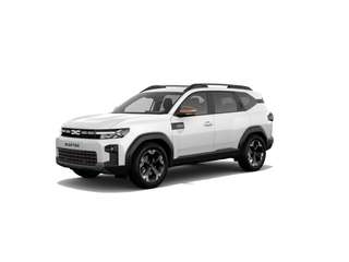 Schräge Frontansicht auf einen Dacia Bigster , freigestellt