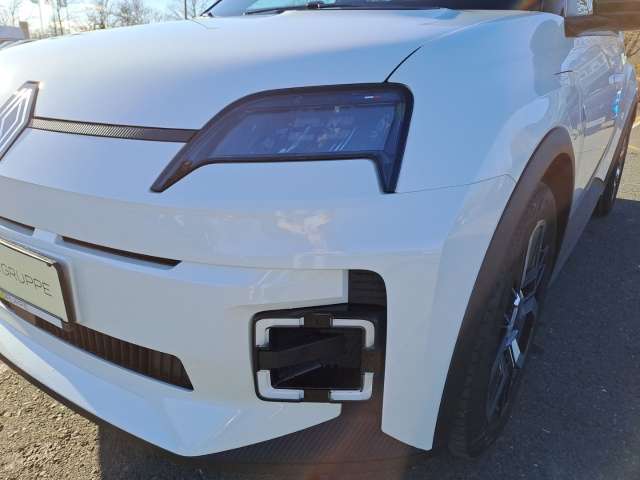 Fahrzeugbild eines Renault 5 E-TECH