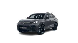 Schräge Frontansicht auf einen Volkswagen Tiguan , freigestellt