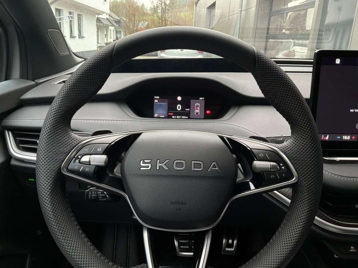 Fahrzeugbild eines Skoda ELROQ