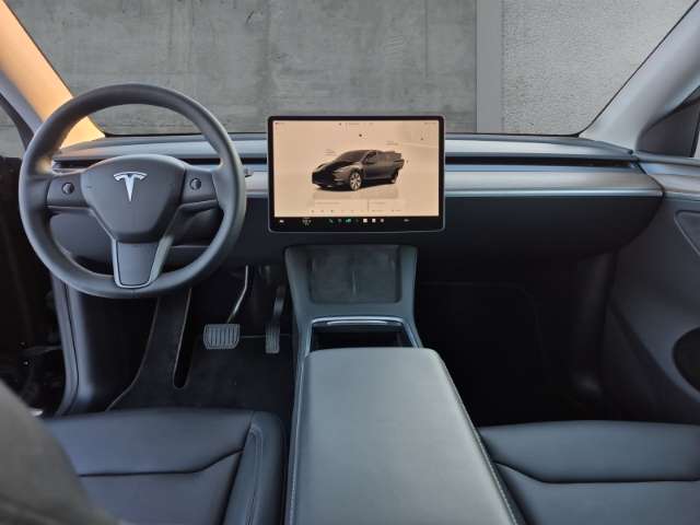 Fahrzeugbild eines TESLA Model Y