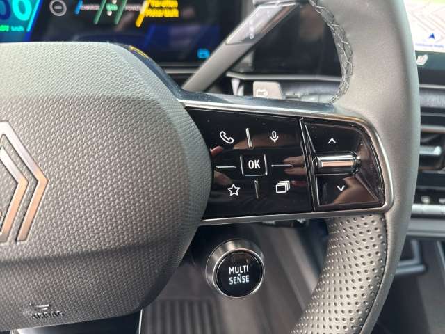 Fahrzeugbild eines Renault 4 E-TECH