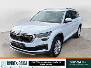 Schräge Frontansicht auf einen Skoda Kodiaq , freigestellt