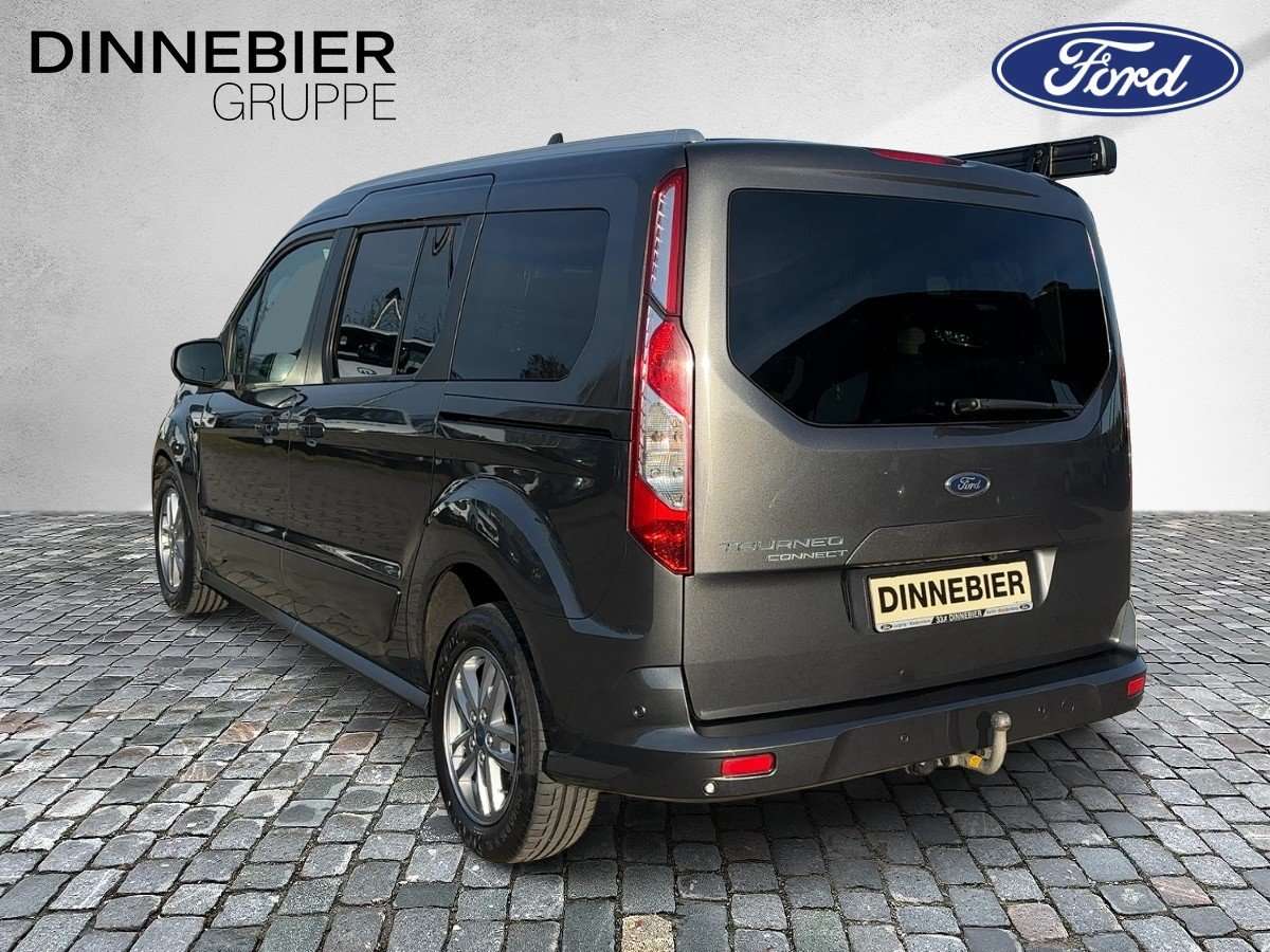 Fahrzeugbild eines Ford Grand Tourneo
