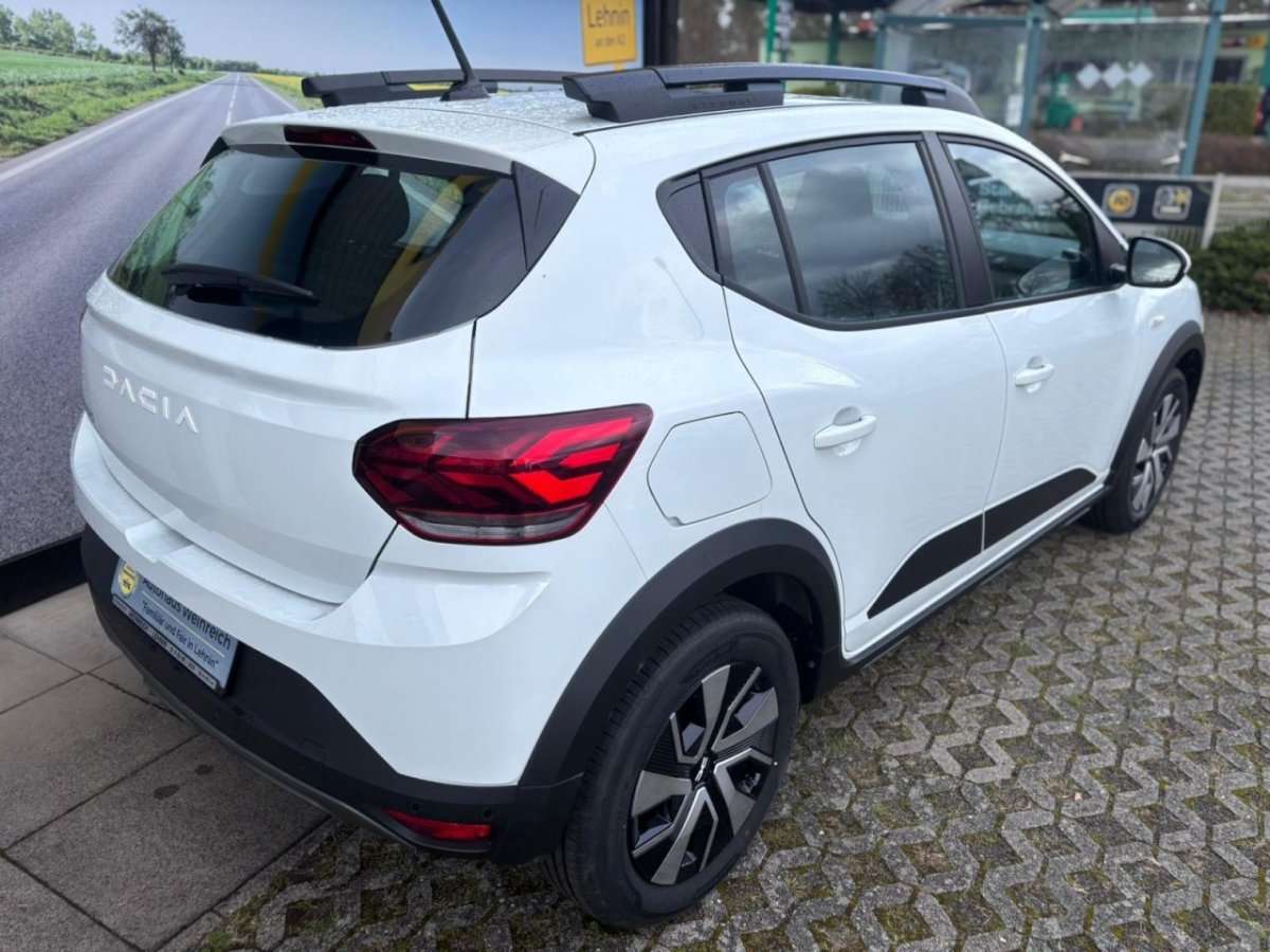 Fahrzeugbild eines Dacia Sandero