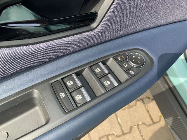 Fahrzeugbild eines Renault 4 E-TECH
