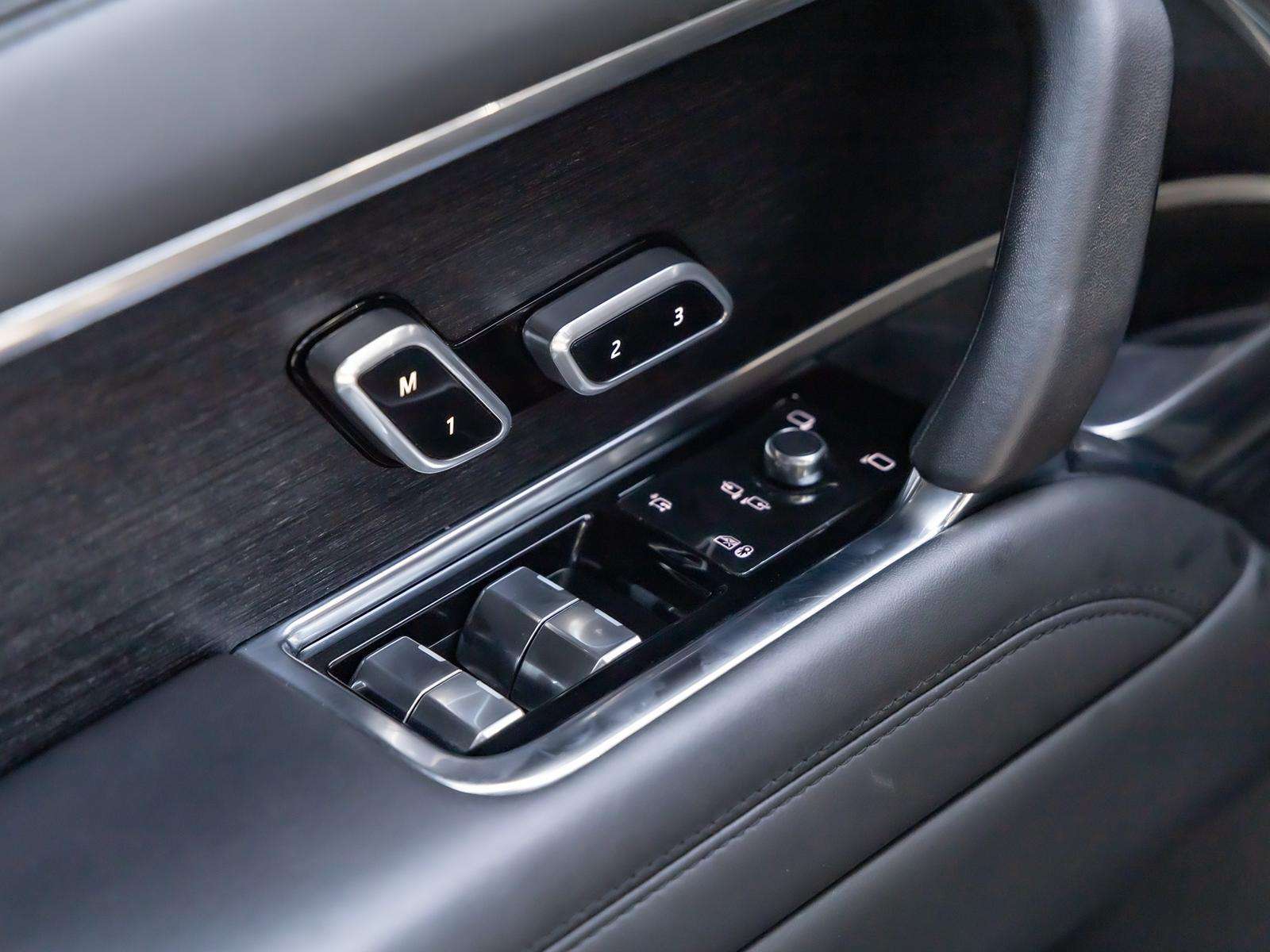 Fahrzeugbild eines Land Rover Range Rover