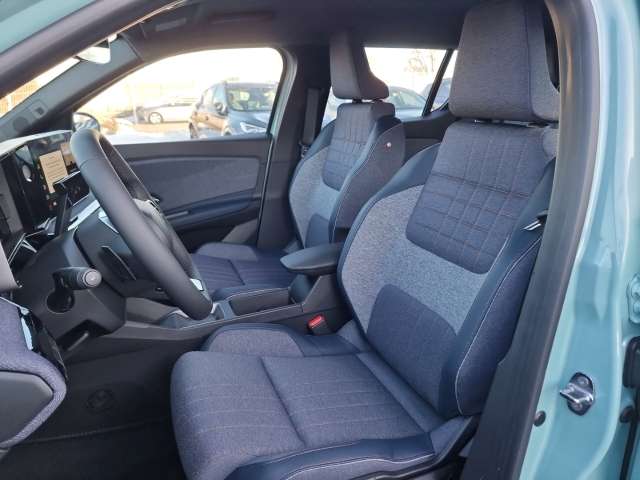 Fahrzeugbild eines Renault 4 E-TECH