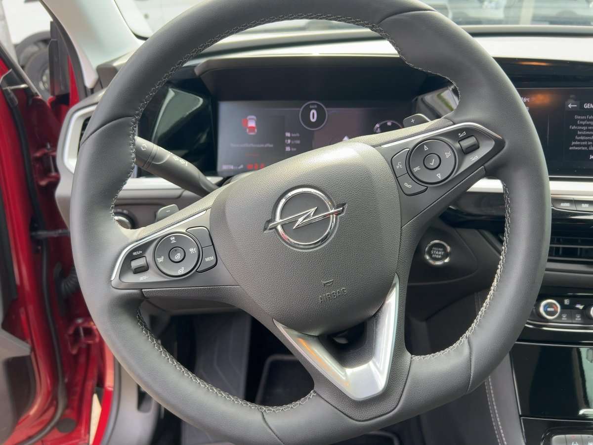 Fahrzeugbild eines Opel Grandland X