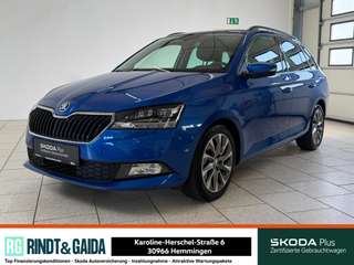 Schräge Frontansicht auf einen Skoda Fabia , freigestellt