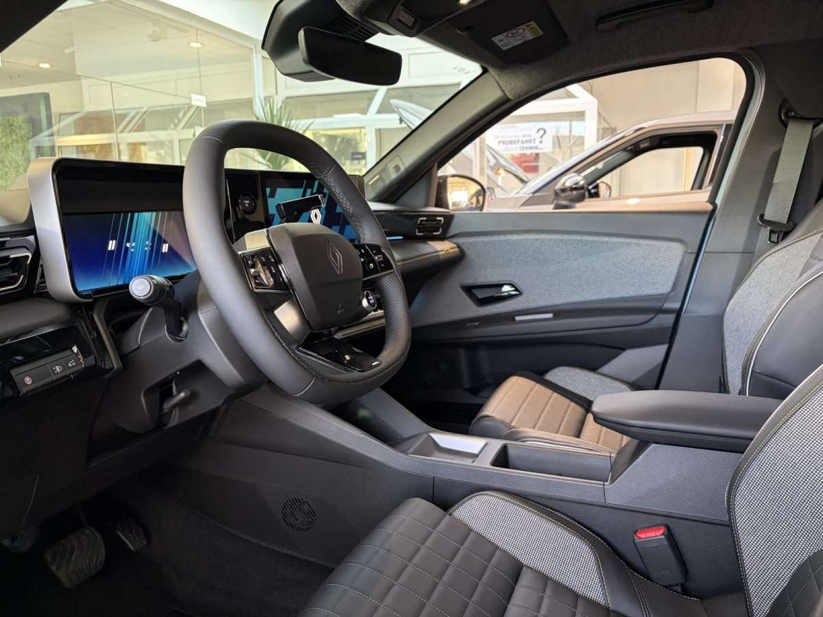 Fahrzeugbild eines Renault 4 E-TECH