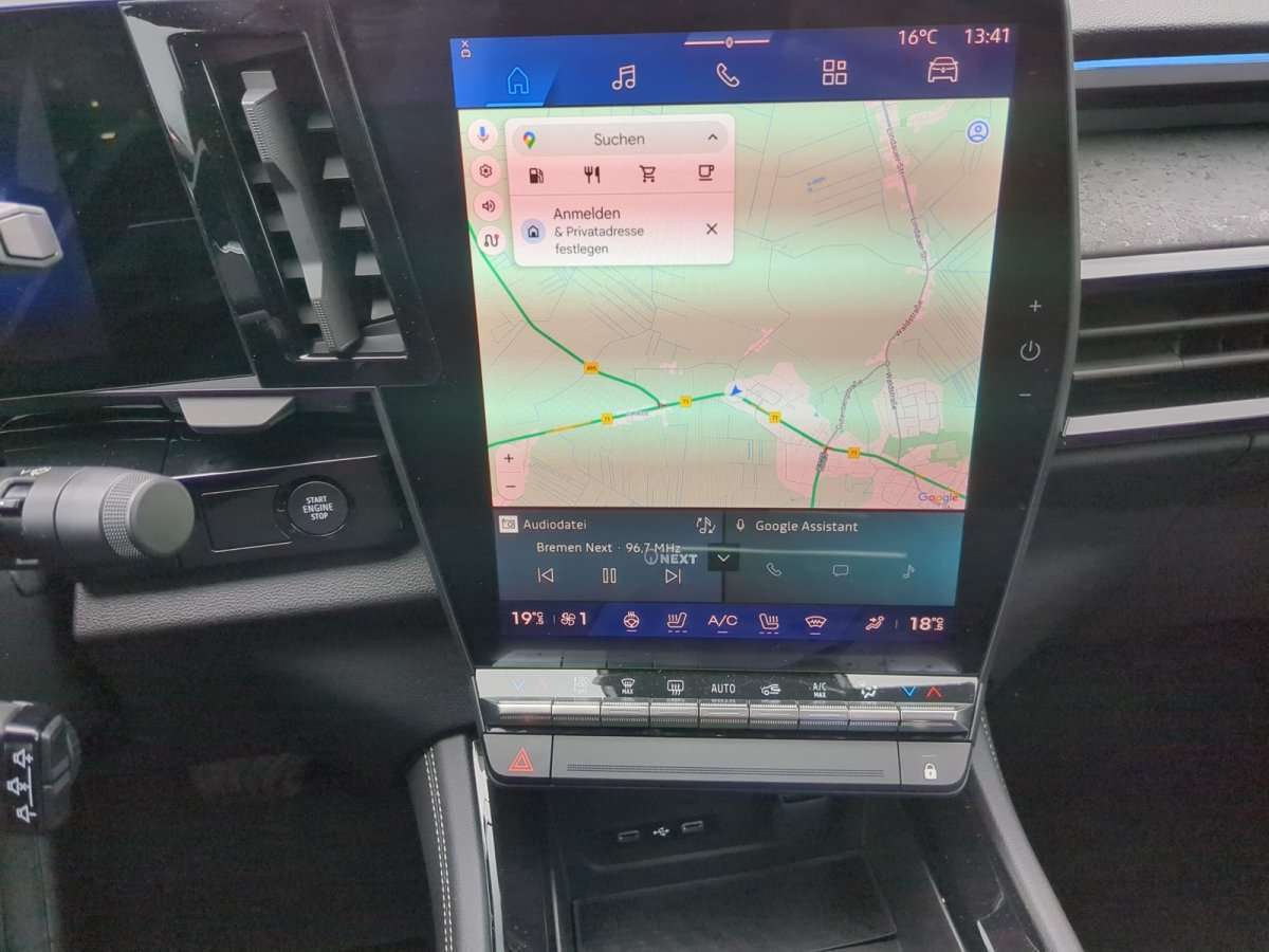 Fahrzeugbild eines Renault Rafale