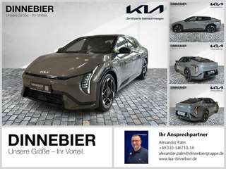 Schräge Frontansicht auf einen Kia EV4 , freigestellt