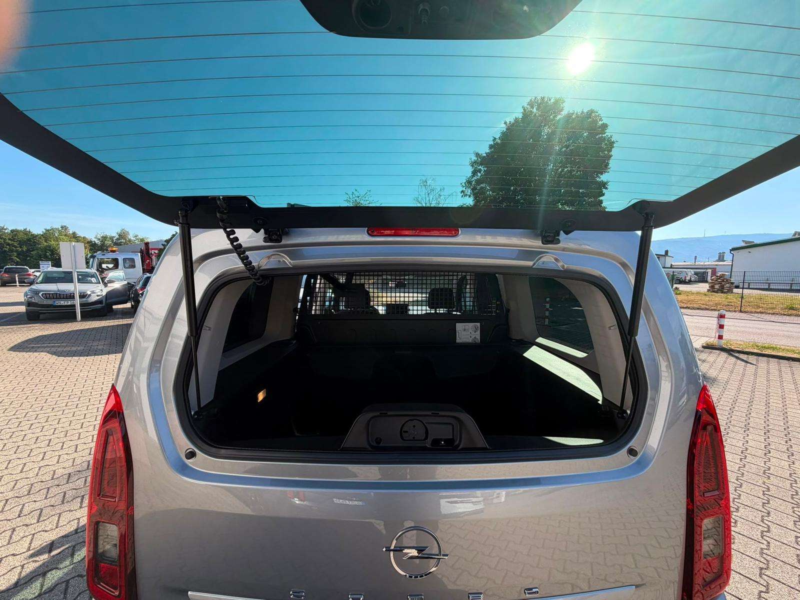 Fahrzeugbild eines Opel Combo Life