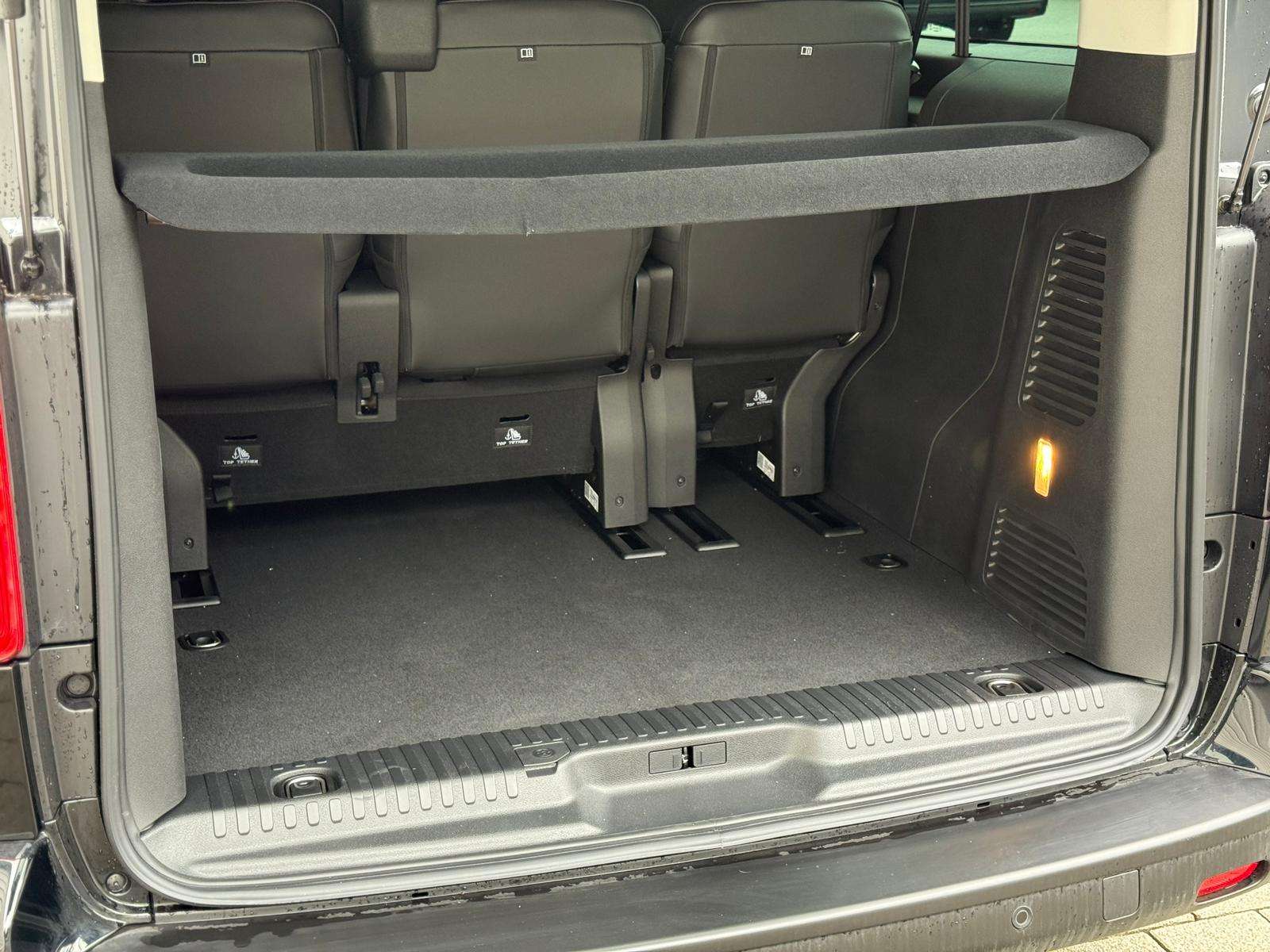 Fahrzeugbild eines Peugeot Traveller