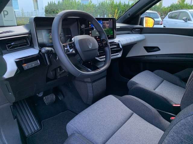 Fahrzeugbild eines Renault 5 E-TECH