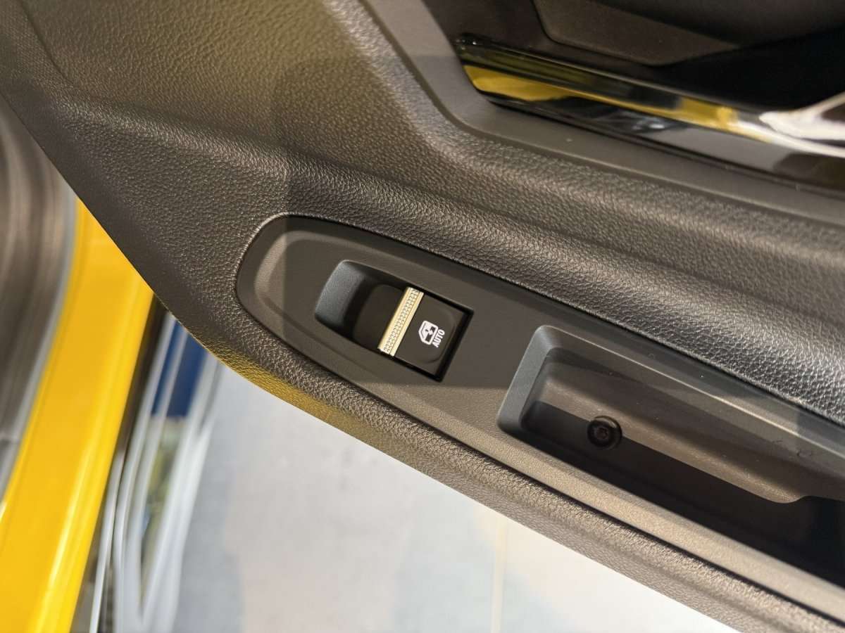 Fahrzeugbild eines Renault 5 E-TECH