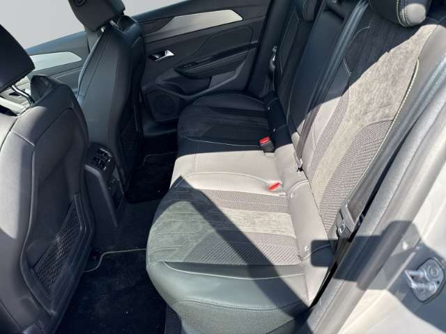 Fahrzeugbild eines Peugeot 408