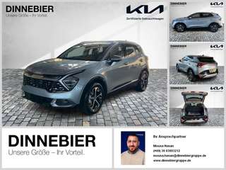 Schräge Frontansicht auf einen Kia Sportage , freigestellt