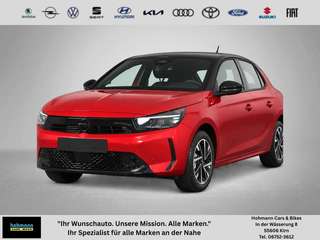 Schräge Frontansicht auf einen Opel Corsa , freigestellt