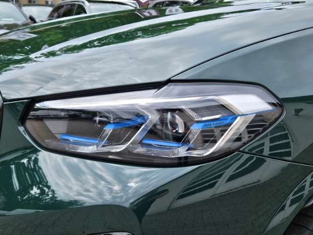 Fahrzeugbild eines BMW X4