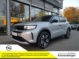 Schräge Frontansicht auf einen Opel Frontera , freigestellt