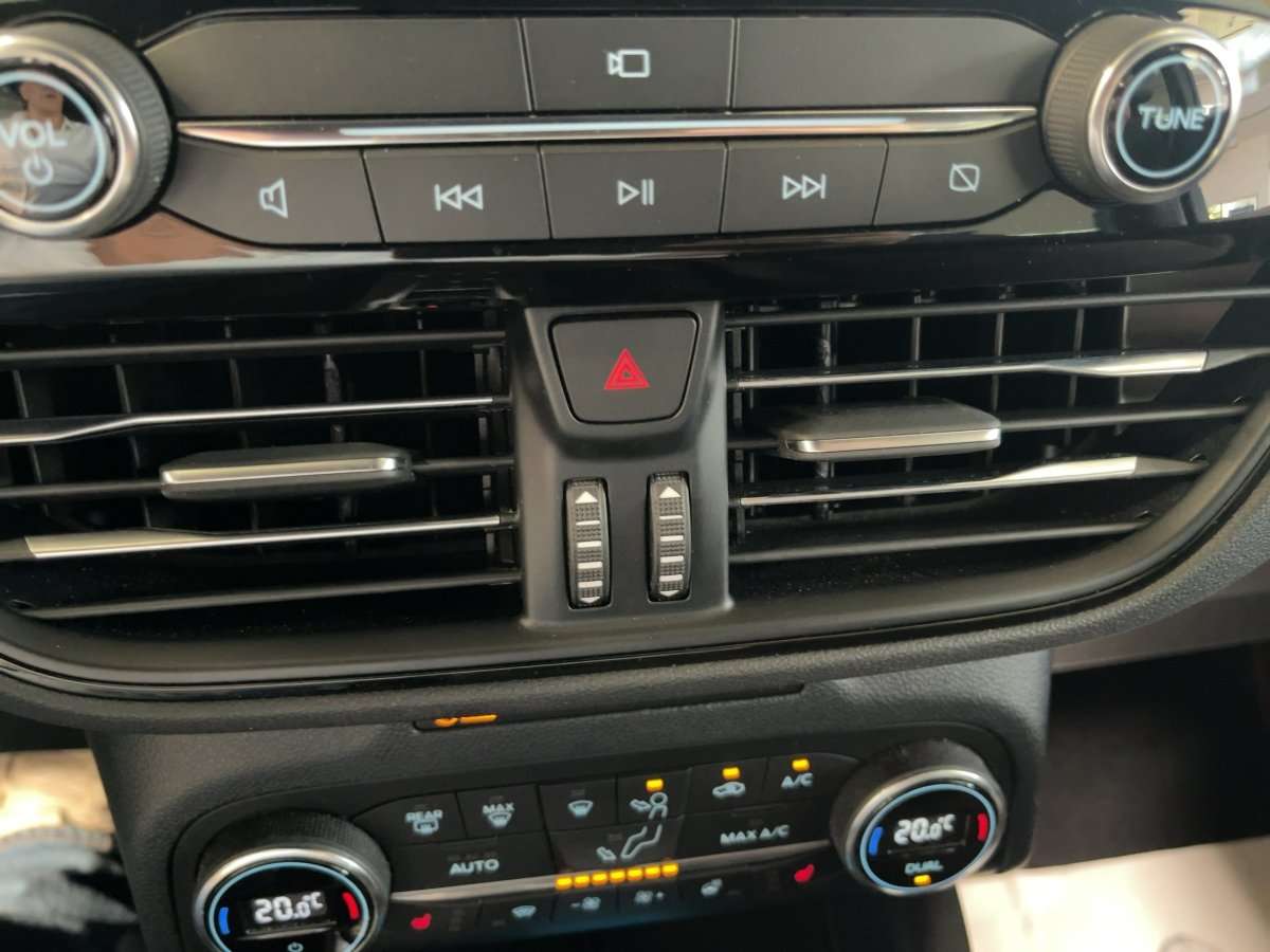 Fahrzeugbild eines Ford Kuga